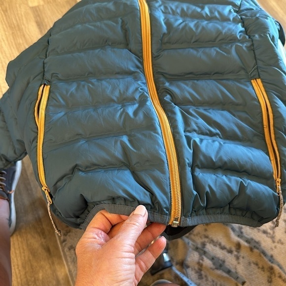 Columbia 650 down blue and yellow puffer jacket size small - Picture 9 of 10